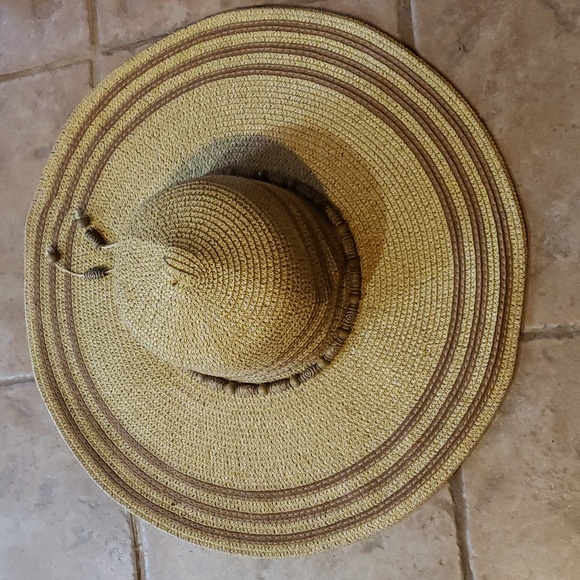 Accessories - Womans Cabo fashion Beach sun flop hat